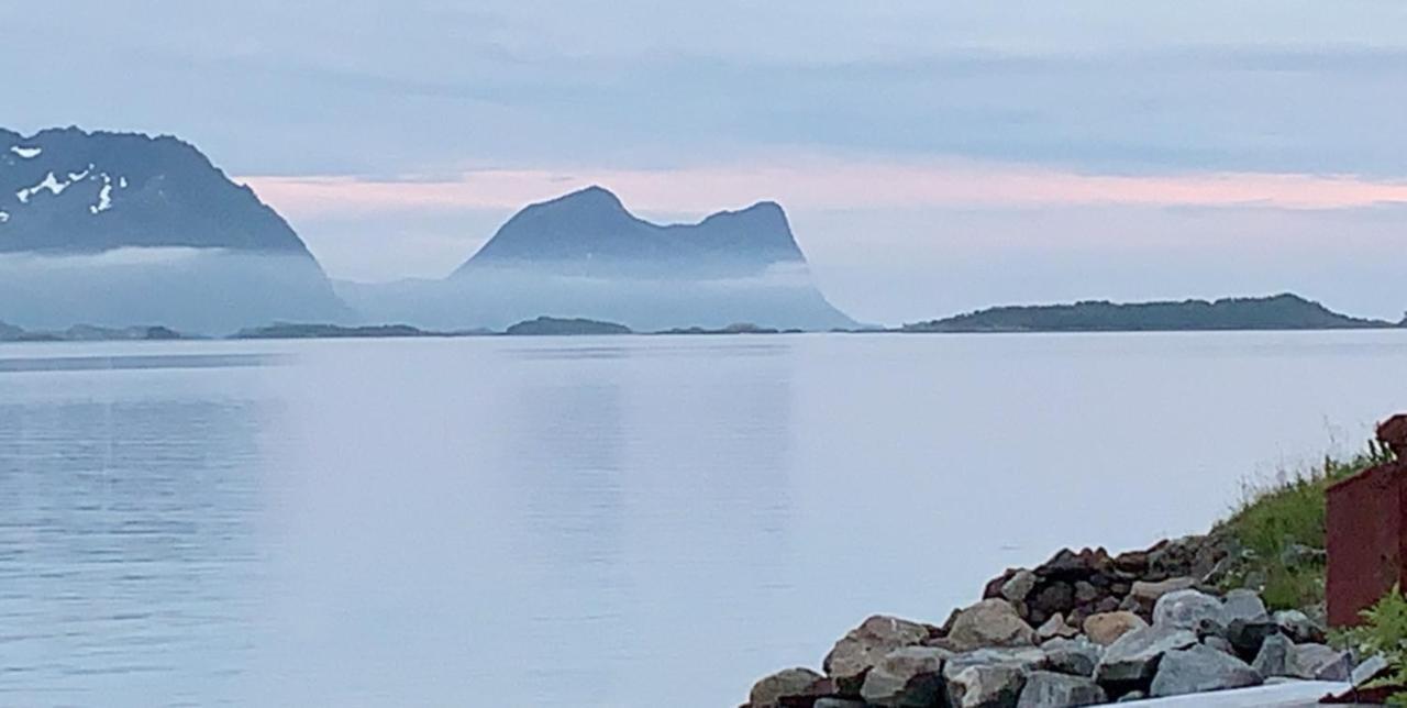 Bedehuset Basecamp Senja Hotell Skaland Eksteriør bilde