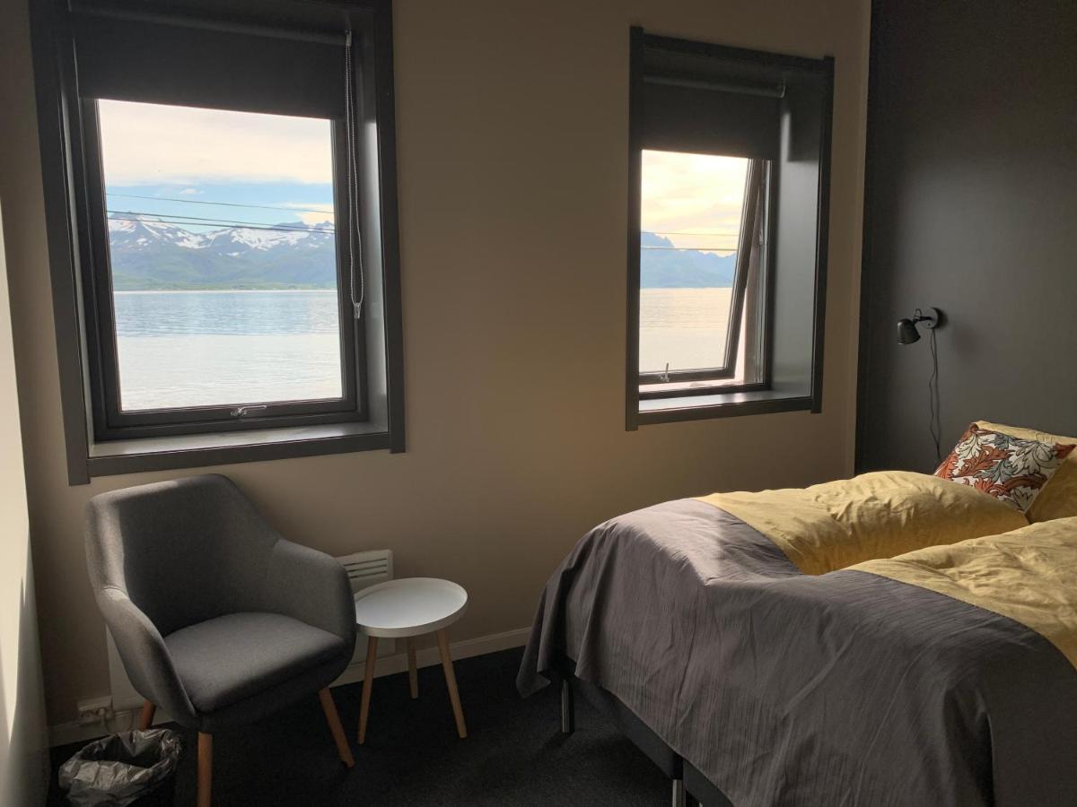 Bedehuset Basecamp Senja Hotell Skaland Eksteriør bilde