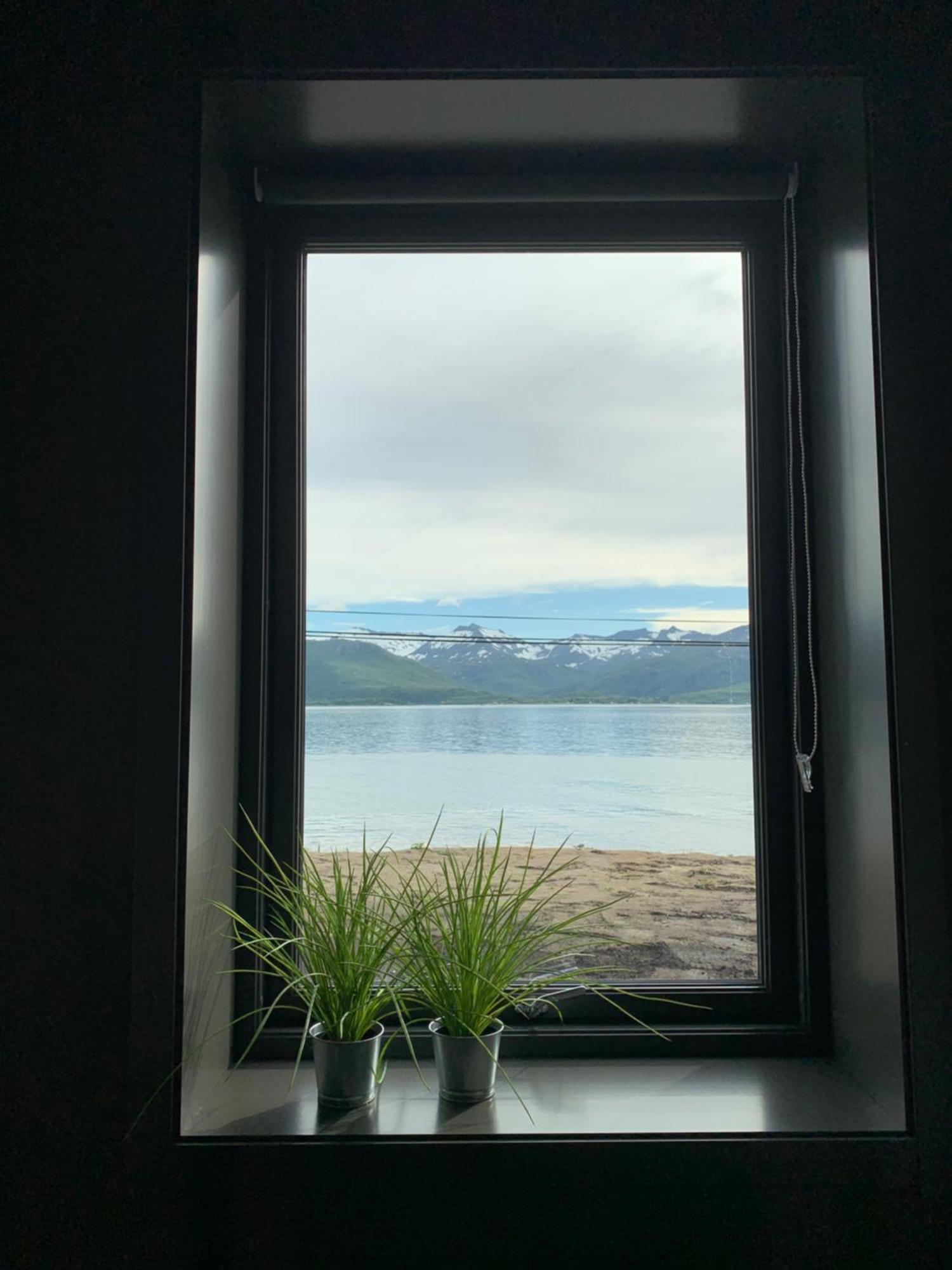 Bedehuset Basecamp Senja Hotell Skaland Eksteriør bilde
