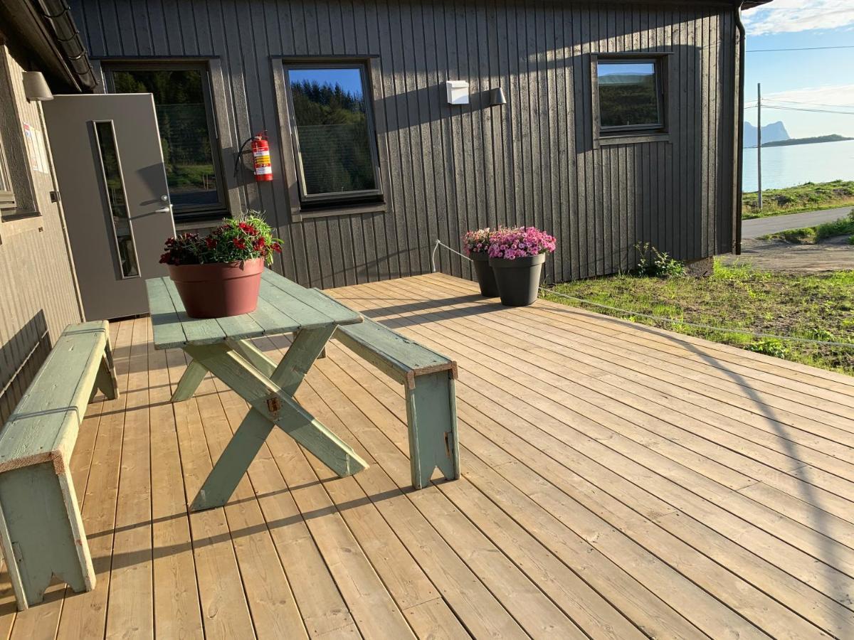 Bedehuset Basecamp Senja Hotell Skaland Eksteriør bilde
