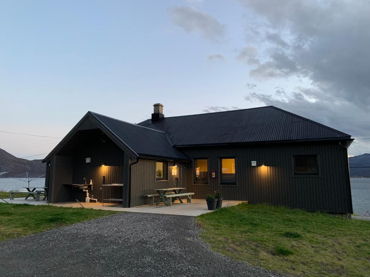 Bedehuset Basecamp Senja Hotell Skaland Eksteriør bilde